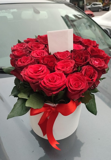 beyaz-kutuda-24-gul